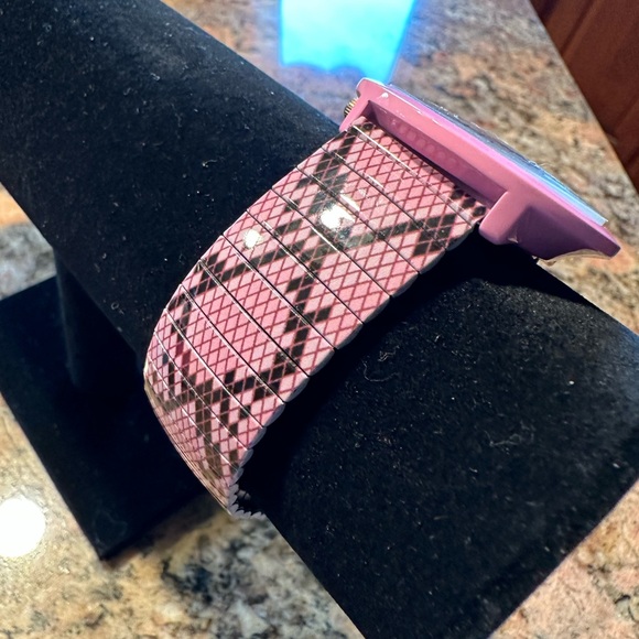 Women’s Watch - Picture 4 of 4